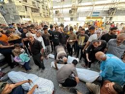 مجزرة جديدة يرتكبها الاحتلال: 15 شهيدا بينهم 11 طفلا في قصف مصلى وعيادة طبية بمخيم جباليا