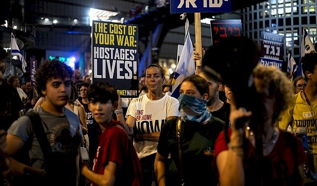 استطلاع: 67% من الإسرائيليين يؤيدون صفقة تنهي الحرب مقابل استعادة الأسرى