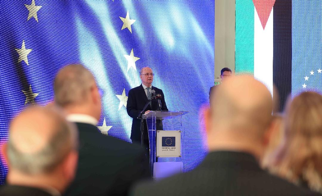 مصطفى يثمن موقف الاتحاد الأوروبي الداعم لحل الدولتين