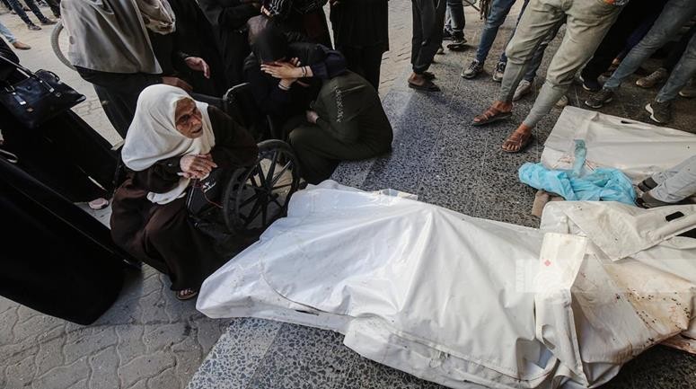 10 شهداء في قصف للاحتلال وسط مدينة غزة