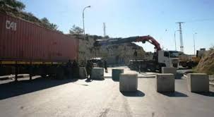 الاحتلال يغلق كافة مداخل المغير شمال رام الله ويشن حملة مداهمات