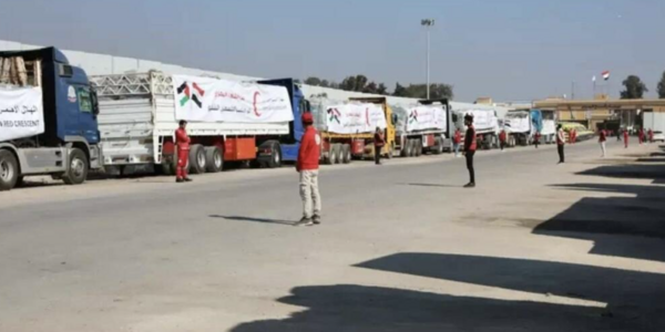 جيش الاحتلال يزعم إدخال 93 شاحنة مساعدات إلى قطاع غزة