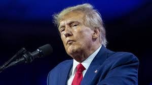 ترمب يرجئ فرض رسوم جمركية على الاتحاد الأوروبي حتى 9 تموز