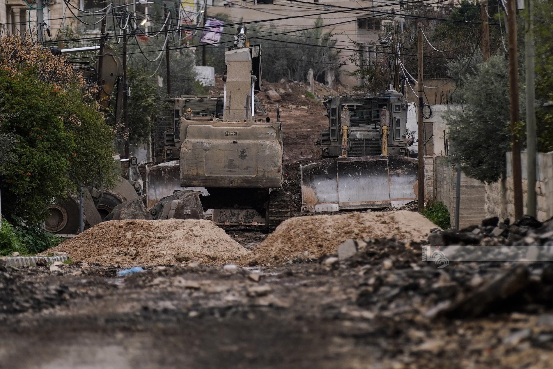 الاحتلال يدفع بتعزيزات إلى مخيم جنين ومحيطه مع تواصل العدوان لليوم الـ118