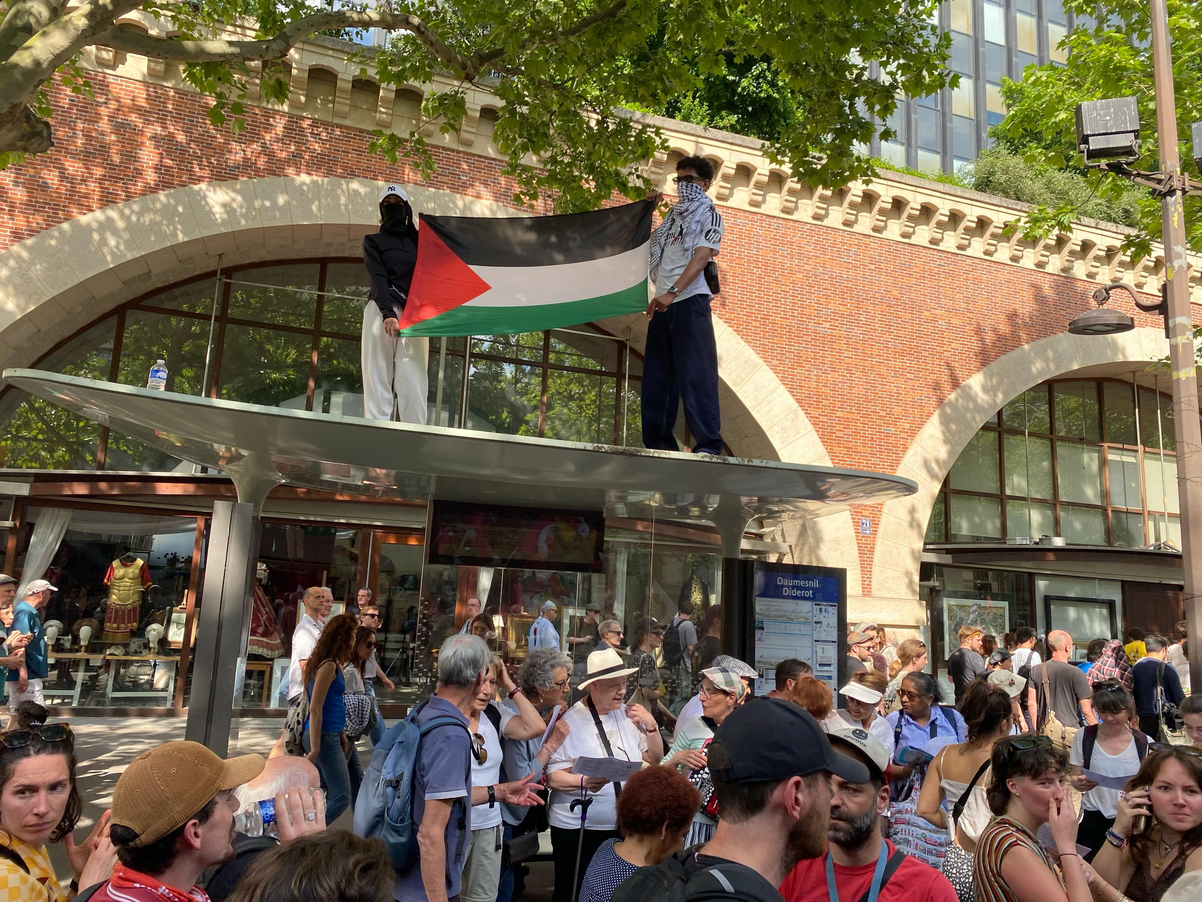 في يوم العمال العالمي: مسيرة مركزية تنطلق في باريس دعما لشعبنا