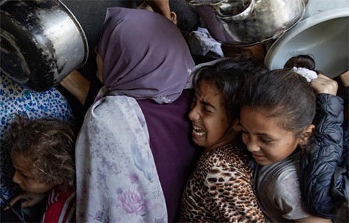 "الأورومتوسطي": الاحتلال يهندس التجويع والتهجير لطرد أهالي غزة جماعيًا