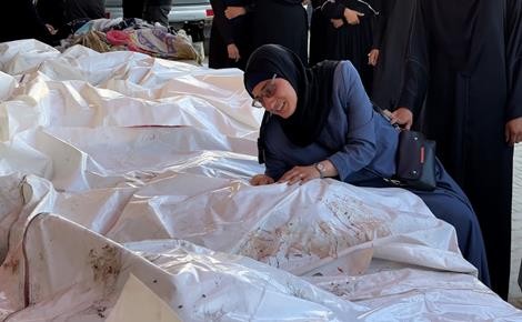 15 شهيدا بينهم 9 من عائلة واحدة في قصف الاحتلال المتواصل على عدة مناطق في قطاع غزة