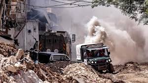 5 شهداء في طمون بعد محاصرة الاحتلال منزلا واستهدافه بالقذائف