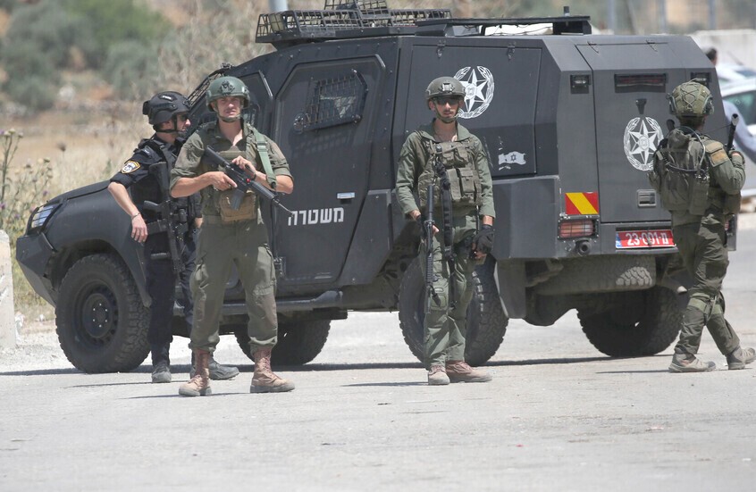 جيش الاحتلال يهدد عائلات بالترحيل من خربة ابزيق شمال طوباس