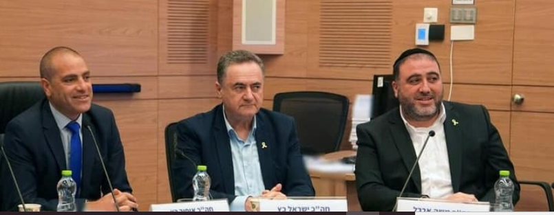 اسرائيل تقرر ترحيل 4 اسرى محررين يحملون الهوية الاسرائيلية بسبب تلقيهم رواتب من السلطة