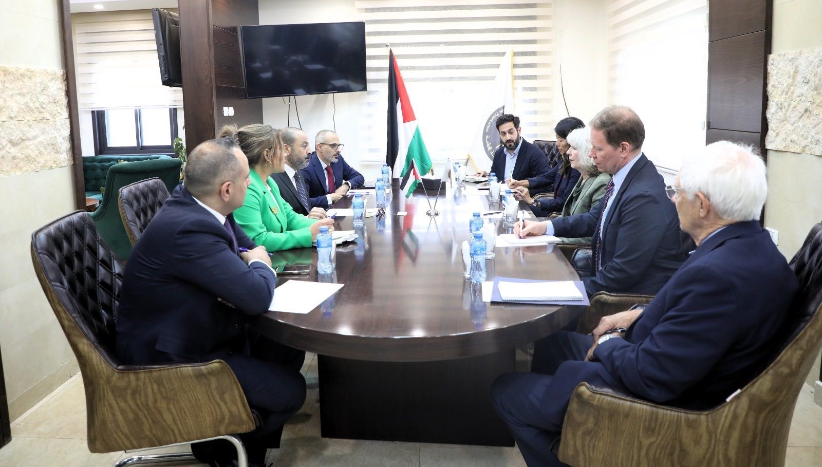 النائب العام يبحث سبل تعزيز التعاون مع وفد من مكافحة المخدرات وإنفاذ القانون