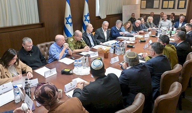 تصاعد الخلافات داخل الكابينت الإسرائيلي يُعطل الحسم بشأن غزة