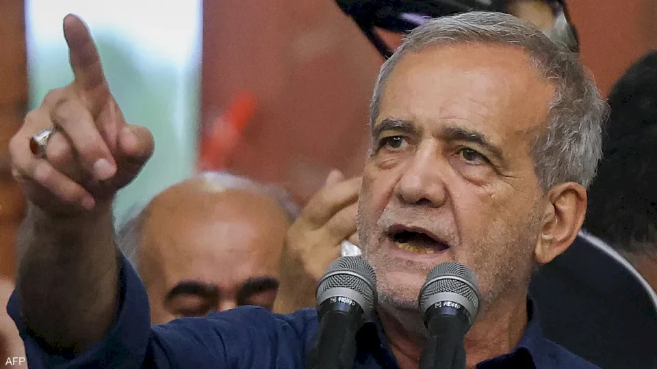 \الرئيس الإيراني: لن نوقف أنشطتنا النووية "تحت أي ظرف"