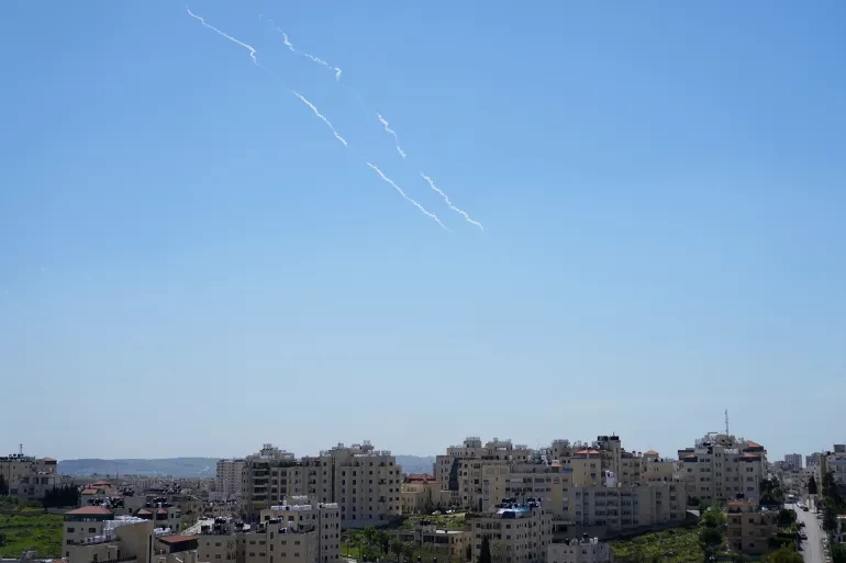 صاروخ يمني يعطل حركة الطيران بمطار بن غوريون