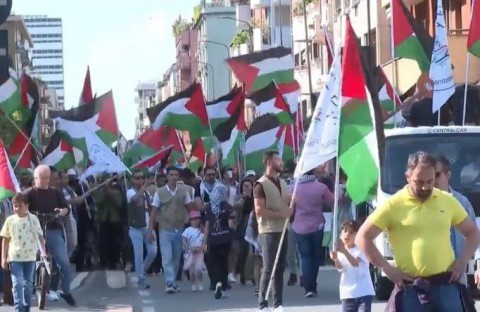 مسيرة دولية من 32 دولة تنطلق نحو غزة للمطالبة بإنهاء الحصار ووقف الإبادة