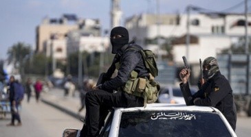 مصدر عسكري إسرائيلي: تسليح الميليشيات في غزة أنقذ حياة الجنود