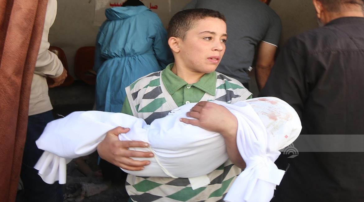 مجازر أطفال غزة تدفع أمهات فرنسا إلى الاحتجاج أمام الإليزيه