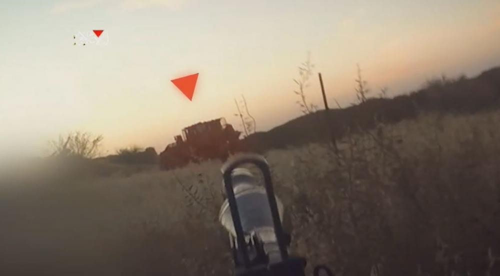 القسام تستهدف ناقلة جند ودبابتين إسرائيليتين شمالي قطاع غزة