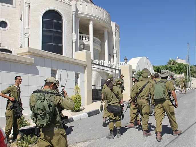 الاحتلال يحوّل عشرات منازل المواطنين إلى ثكنات عسكرية في بلدات محافظة جنين