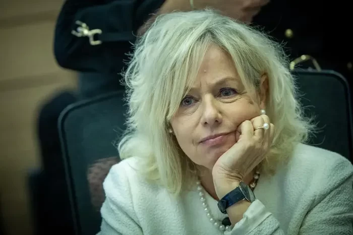 إقالة النائب العام.. خلاف محتدم يشعل الحكومة في إسرائيل