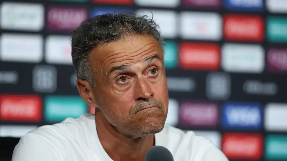 إنريكي: مبابي ماض وانتهى.. وحكيمي أفضل من رأيته في مركزه