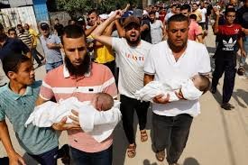 40 شهيدا منذ الفجر.. 3 شهداء بينهم رضيع بقصف شقة سكنية غرب مدينة غزة