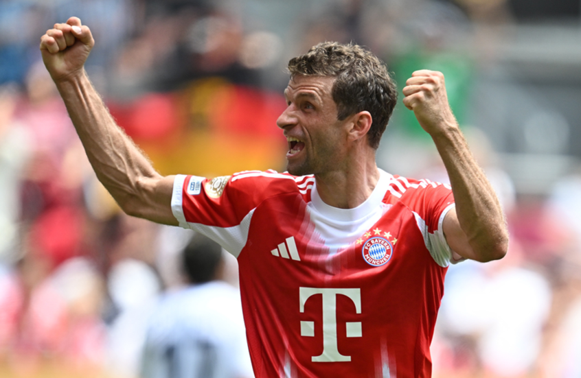 بعد أن خلد اسمه بابتكار مركز جديد على أرض الملعب.. مولر يودع بايرن ميونخ