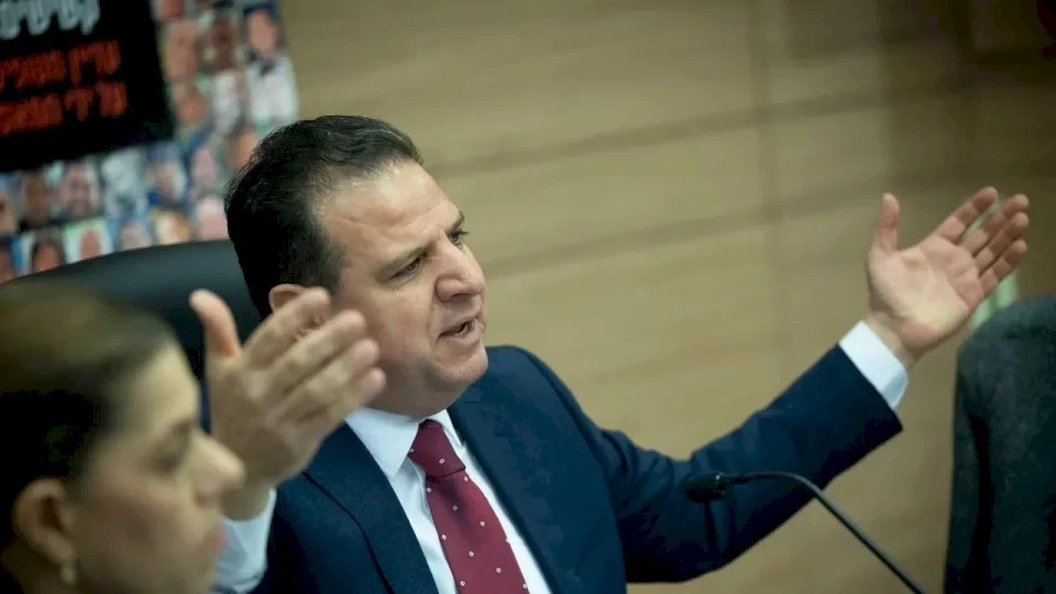 الائتلاف الحكومي الإسرائيلي يفشل في عزل أيمن عودة من الكنيست