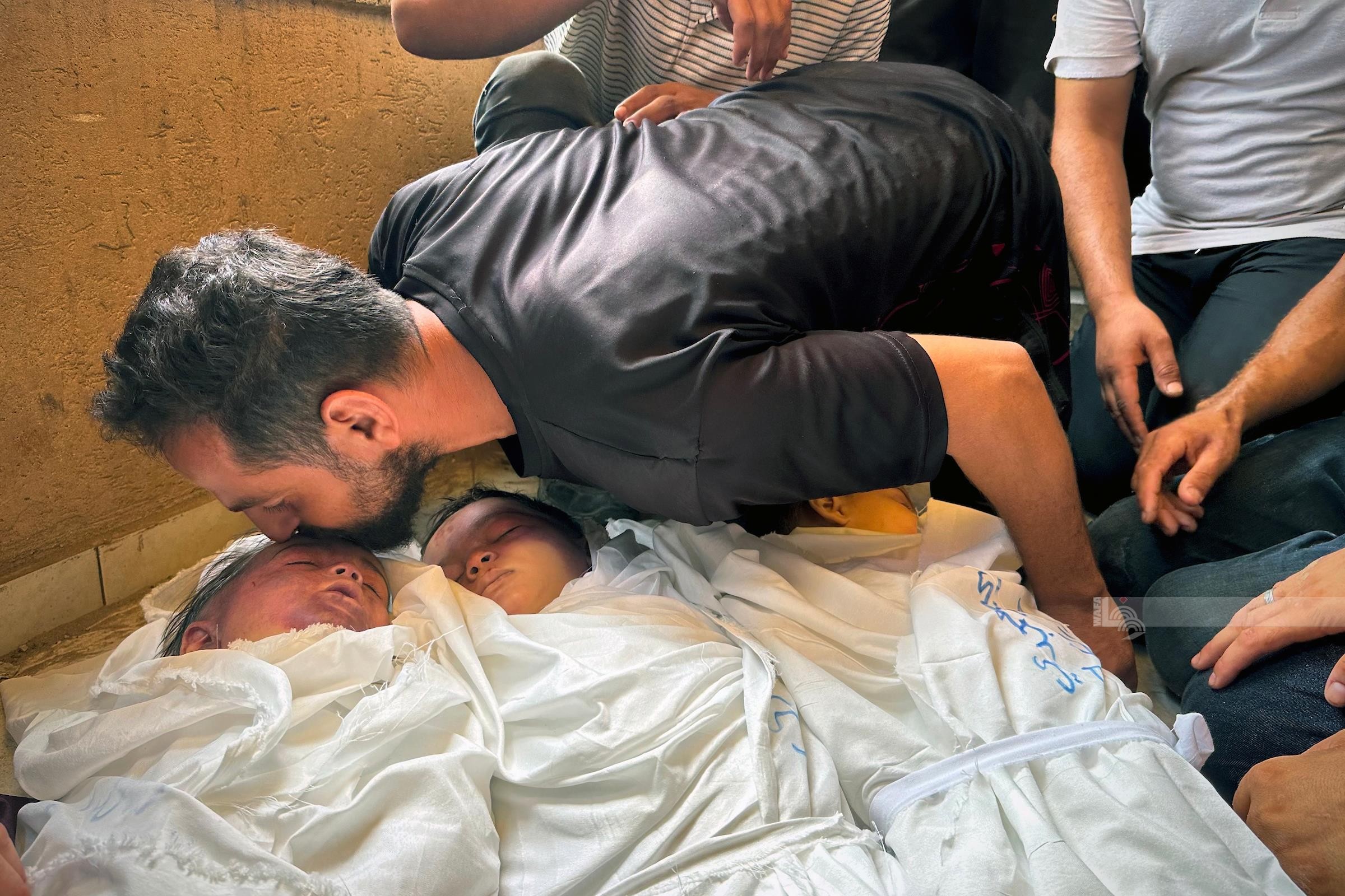 شهيدان و19 إصابة في قصف للاحتلال منزل الحواجري في مخيم الشاطئ غرب مدينة غزة