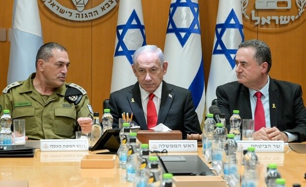 نتنياهو يوبخ رئيس الأركان بسبب معارضته خطة إجلاء سكان غزة إلى "مدينة إنسانية" برفح