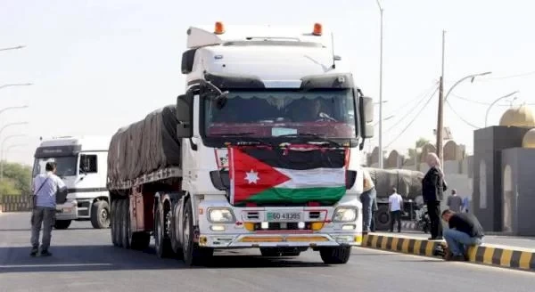 عبور قافلة مساعدات أردنية إلى شمال غزة