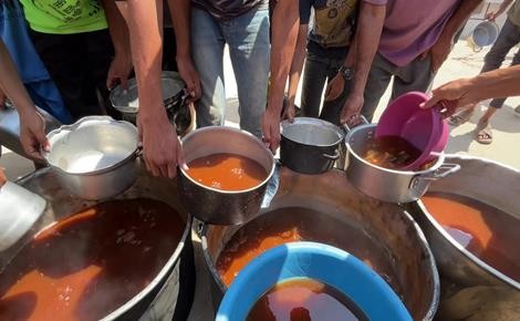 أكثر من 100 منظمة إنسانية عالمية تطالب بالتحرك الفوري لفتح المعابر مع قطاع غزة وانهاء الحصار