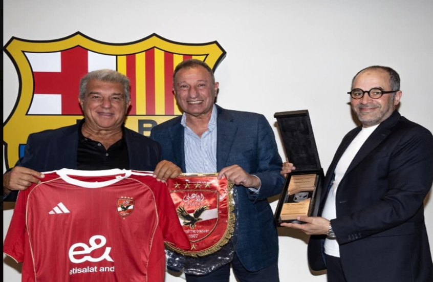 الأهلي المصري يكشف سبب زيارة محمود الخطيب لمقر نادي برشلونة