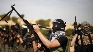 كتائب الأقصى تعرض مشاهد من تفجير آلية عسكرية شمال خان يونس