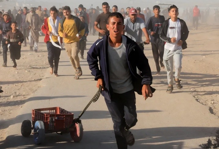 تحت غطاء المساعدات الإنسانية.. خطة أمريكية لتهجير الفلسطينيين من غزة