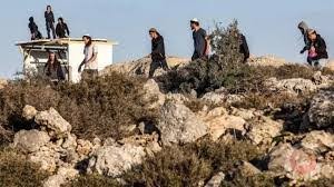 إصابتان في هجوم للمستعمرين على منزل في ترمسعيا