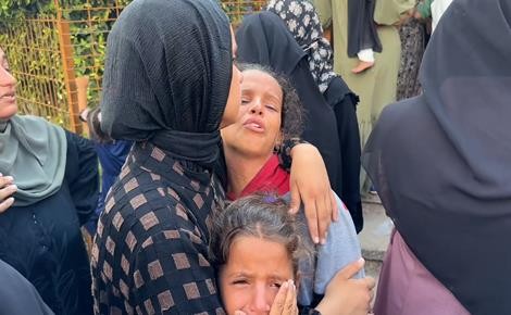 3 شهداء في قصف على دير البلح وخان يونس