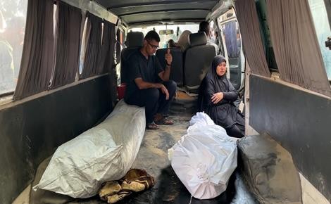 22 شهيدا بينهم 12 من منتظري المساعدات ومصابون برصاص وقصف الاحتلال أنحاء متفرقة من قطاع غزة