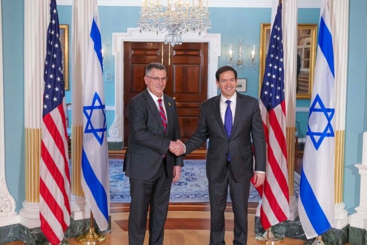 أكيسوس: ساعر حثّ روبيو على حجب التأشيرات لمنع إعلان استقلال فلسطيني في الأمم المتحدة