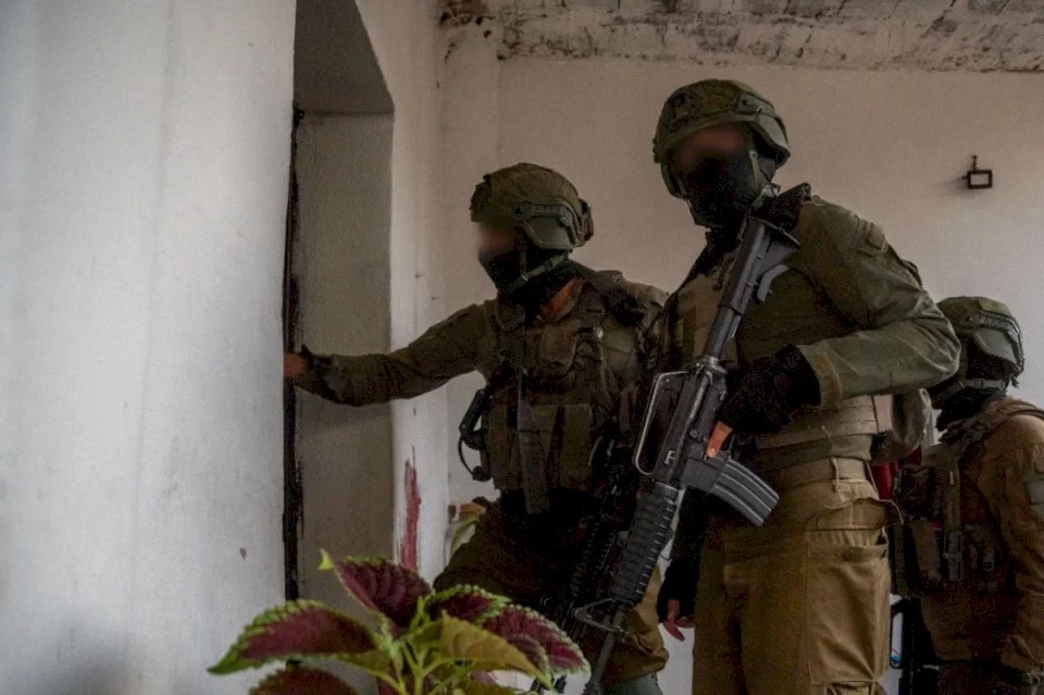 قوات الاحتلال تشن حملة اعتقالات بالضفة الغربية