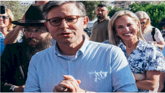 لأول مرة.. رئيس النواب الأميركي يقتحم الحرم الإبراهيمي بالخليل