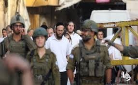 الاحتلال يعتقل 10 مواطنين من محافظة الخليل بينهم عاملان داخل أراضي عام 48