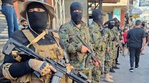 الحكومة اللبنانية: بدء عملية تسليم سلاح المخيمات الفلسطينية