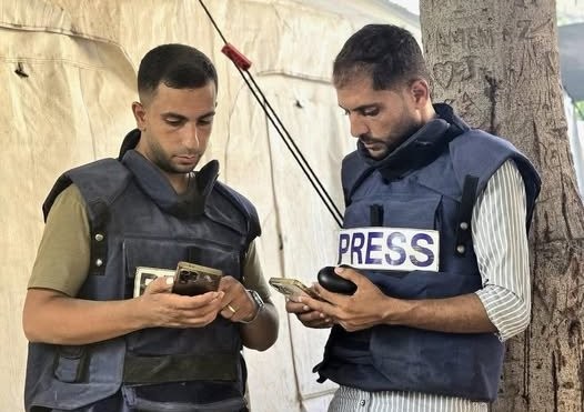 استشهاد الصحفيين أنس الشريف ومحمد قريقع وعدد آخر جراء قصف خيمة للصحفيين غرب غزة