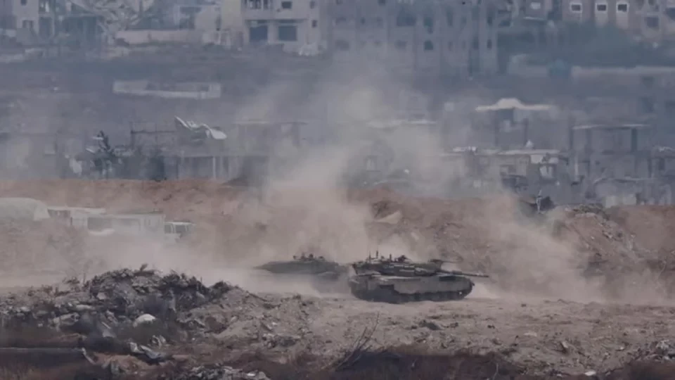 يديعوت أحرونوت: إسرائيل تبدأ أولى خطوات عمليتها البرية بمدينة غزة