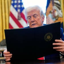 ترامب يراجع 55 مليون تأشيرة أميركية لترحيل المخالفين