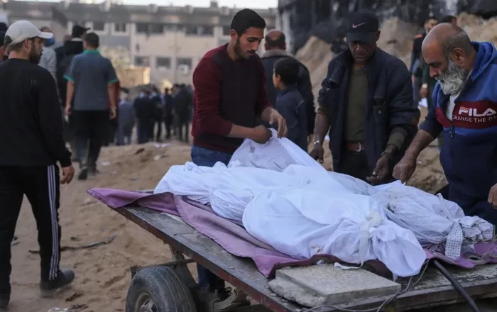 4 شهداء بينهم مواطنة وطفلها في قصف الاحتلال عدة مناطق في قطاع غزة