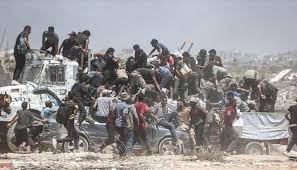 غزة: 136 شاحنة مساعدات فقط دخلت الأربعاء والخميس وتعرض معظمها للنهب