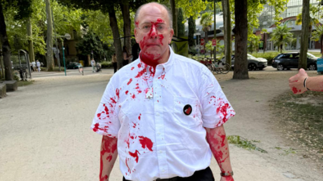 متضامنون مع فلسطين يهاجمون نشطاء يهود بالطلاء الأحمر في ألمانيا