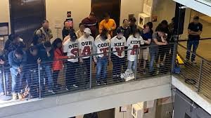 واشنطن: موظفو "مايكروسوفت" يحتجون على تعاونها مع جيش الاحتلال